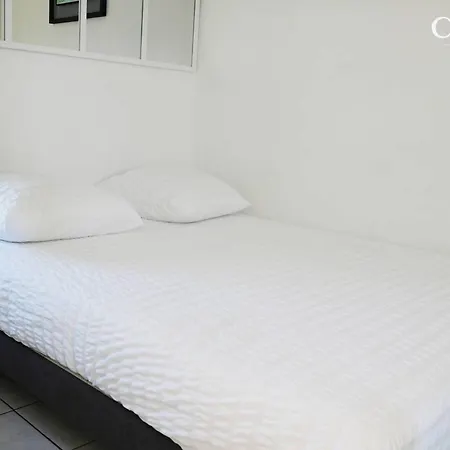 Appartement 2 Pièces Climatisé Avec Parking Et Terrasse Au Cap D'agde - Fr-1-867-4 Agde