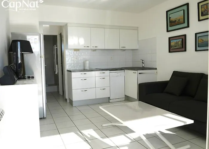 Appartamento 2 Pièces Climatisé Avec Parking Et Terrasse Au Cap D'agde - Fr-1-867-4 Agde